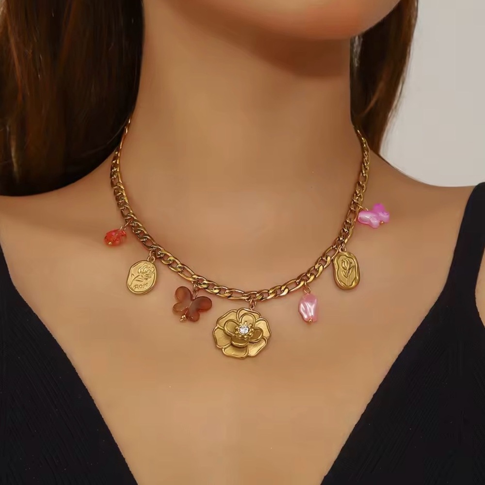 ◾️18K Gold Plated Zircon Flower Rose Butterfly Charm Necklace